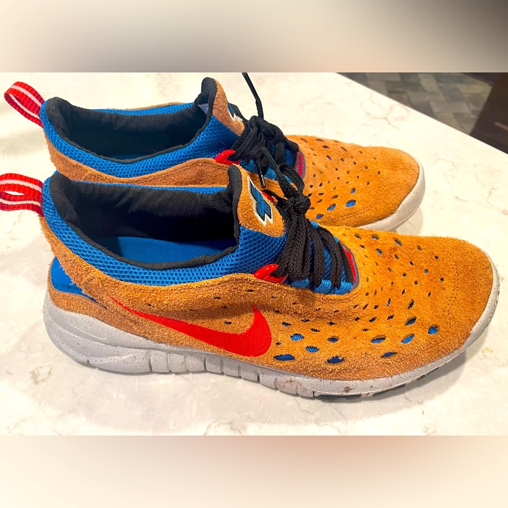Nike Free Run in tip top condition. Beautiful trail/running/about town shoes